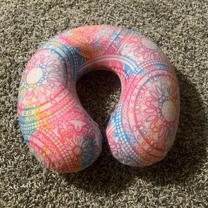 Neck pillow for kids — NEVER USED
